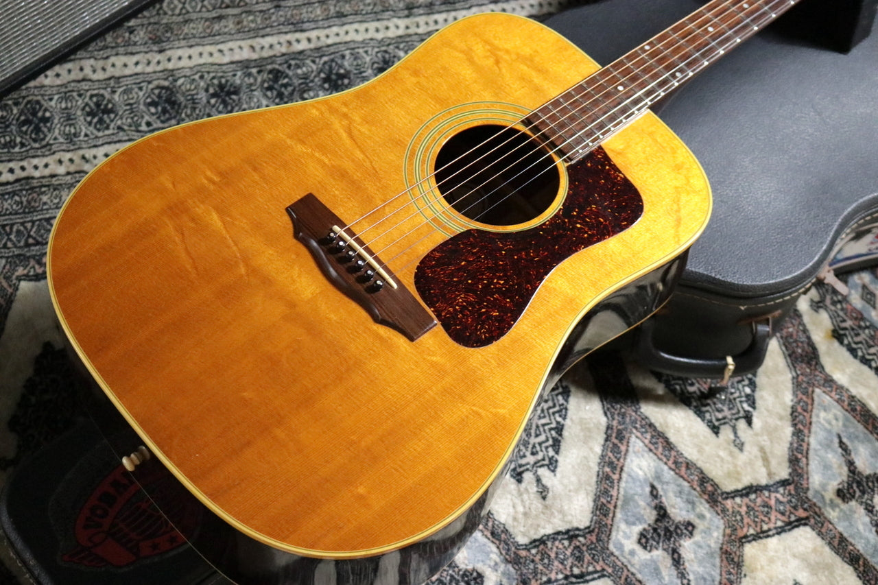 GUILD D-40NT 1977