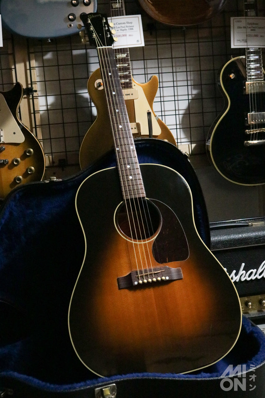 Gibson J-45 VS 2002