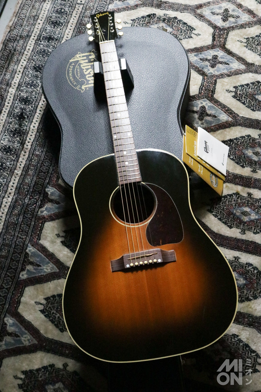 Gibson J-45 VS 2002