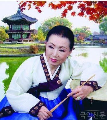 Eun Joo Lee