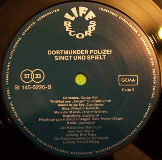 Dortmunder Polizei Singt Und Spielt