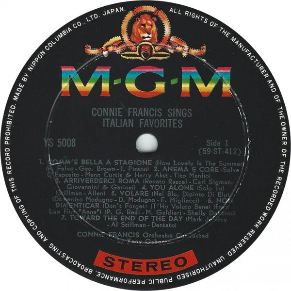 Sings Italian Favorites