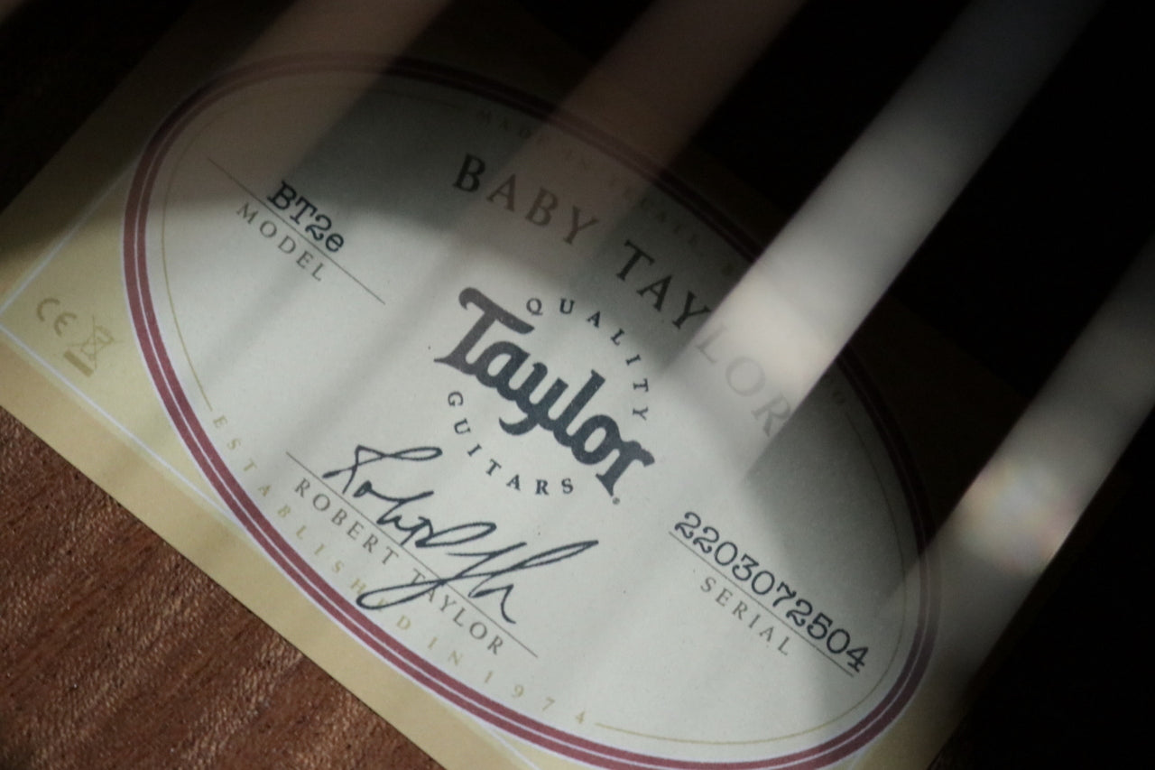 Taylor BT2e (Baby Taylor-e Mahogany) [Taylor-certified repair man store]