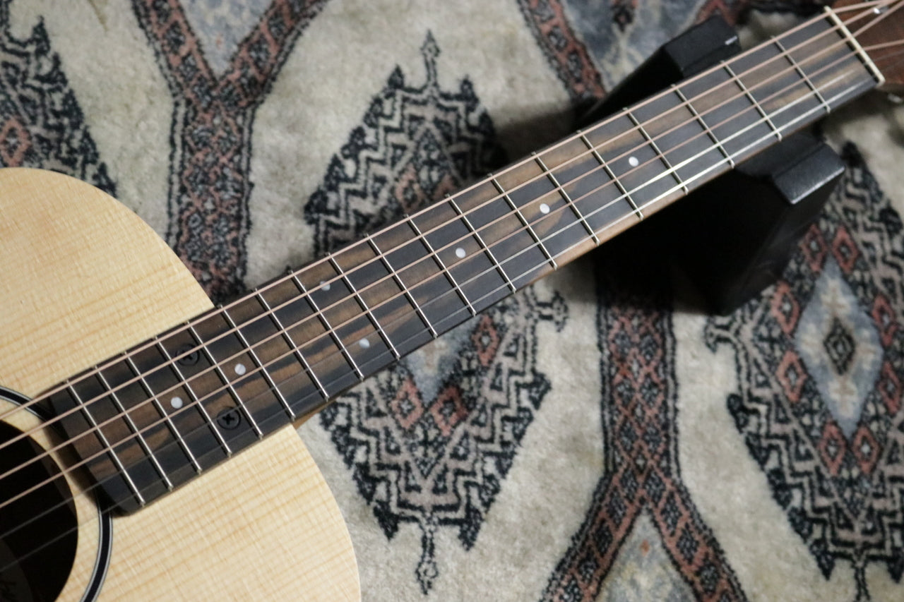 Taylor [Trial video available] BT1e (Baby Taylor-e Walnut) [Taylor-authorized repair man staffed store]