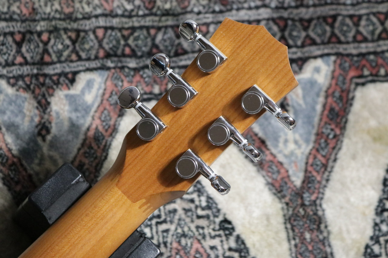 Taylor [Trial video available] BT1e (Baby Taylor-e Walnut) [Taylor-authorized repair man staffed store]