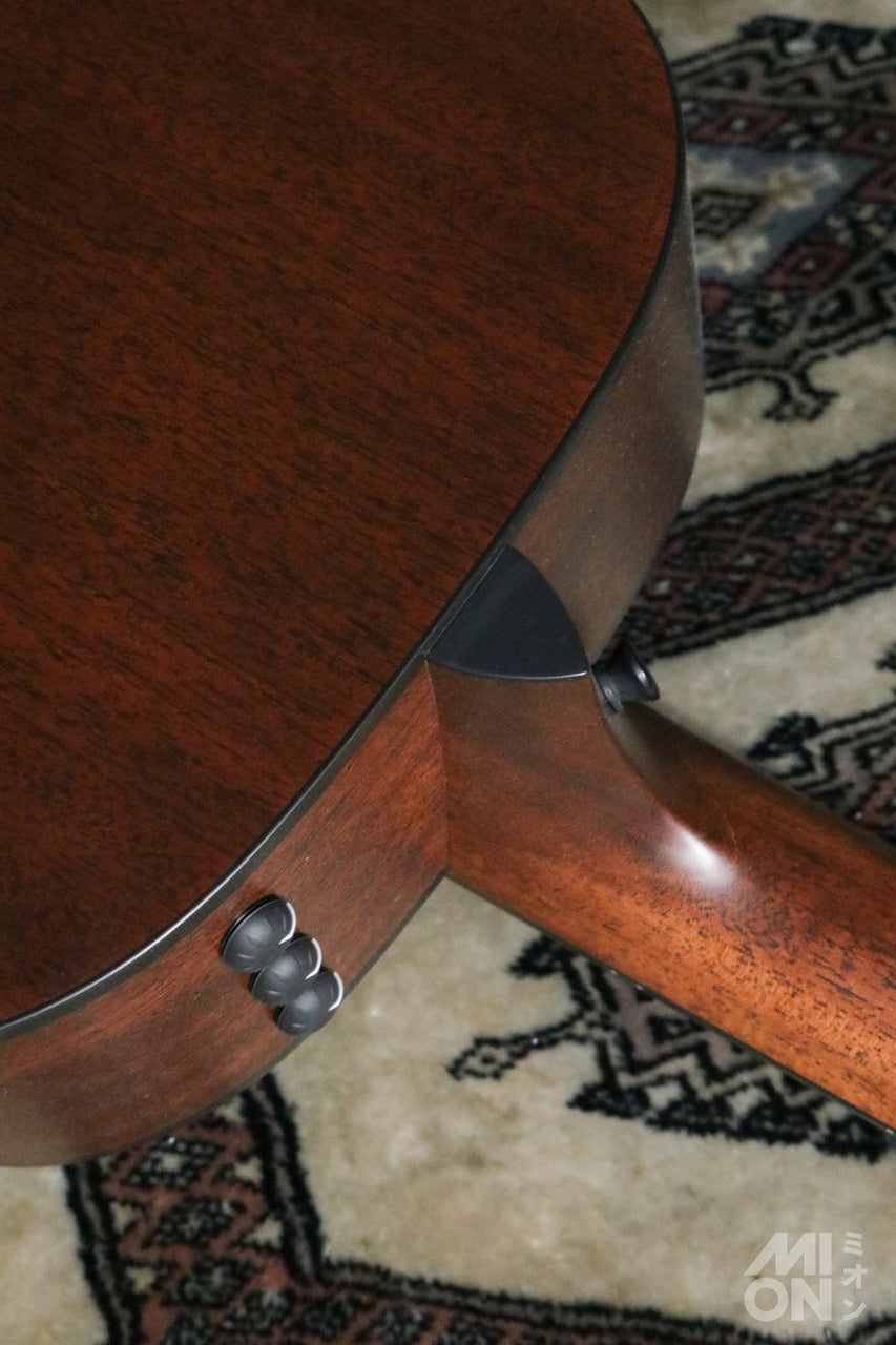 Taylor [Trial video available] 322e Mahogany V-Class [Taylor authorized repairman staffed store]