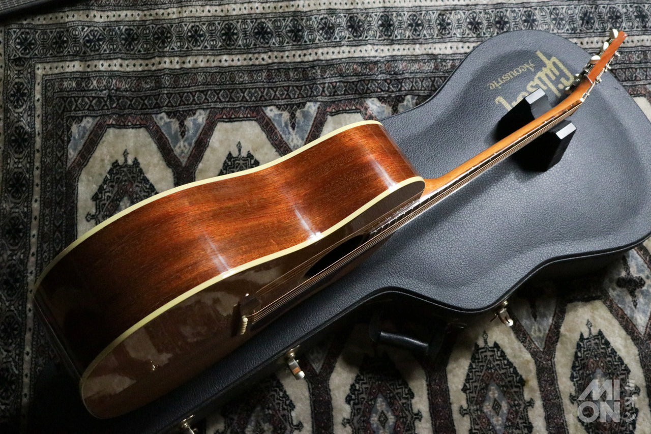 Gibson J-50 2006
