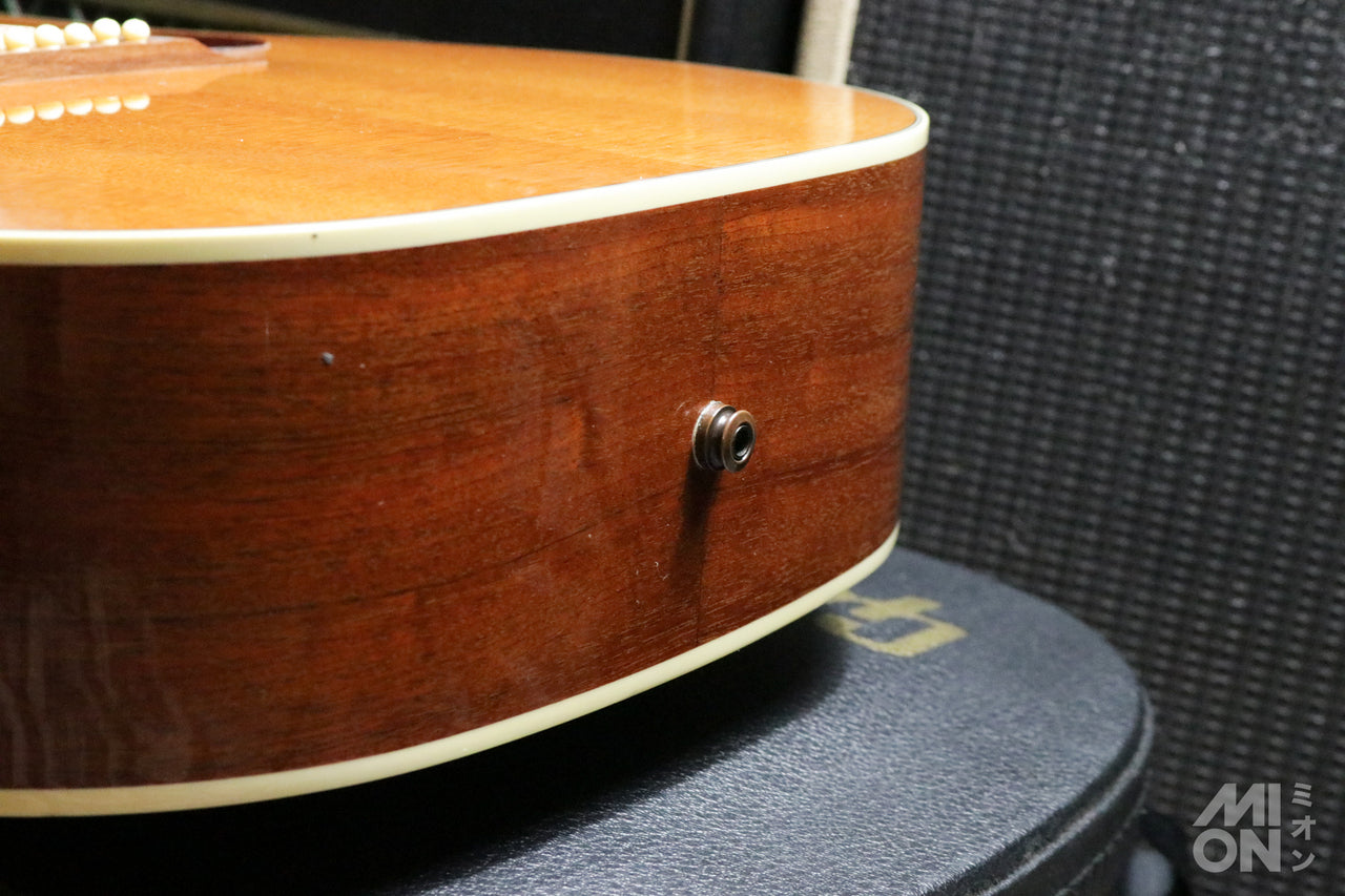 Gibson J-50 2006