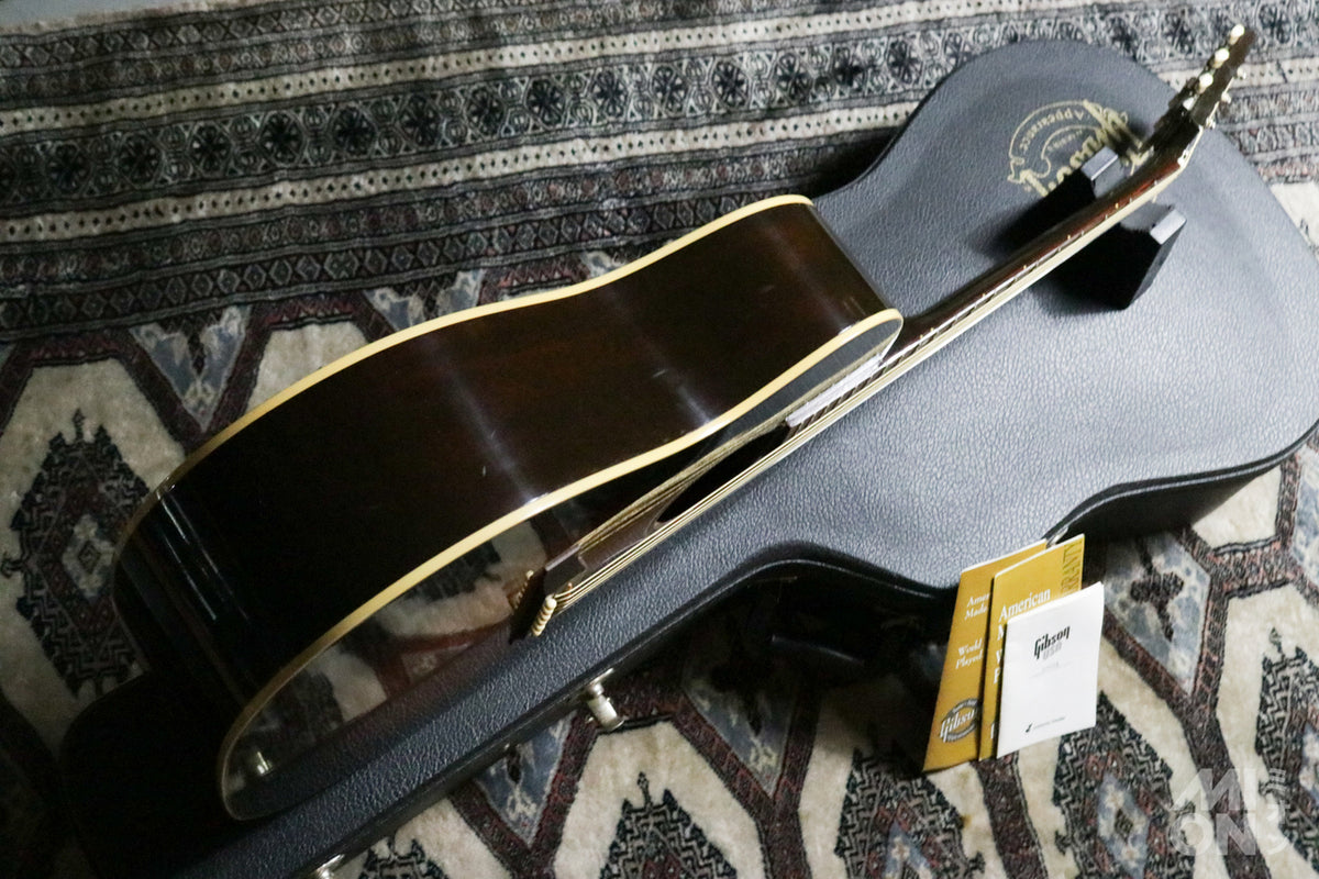Gibson J-45 VS 2002